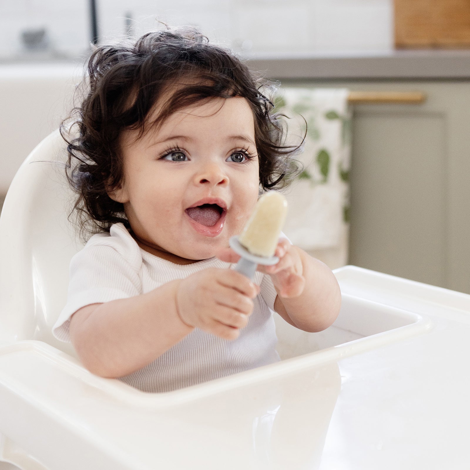 Ezpz Tiny Pops breast milk popsicle