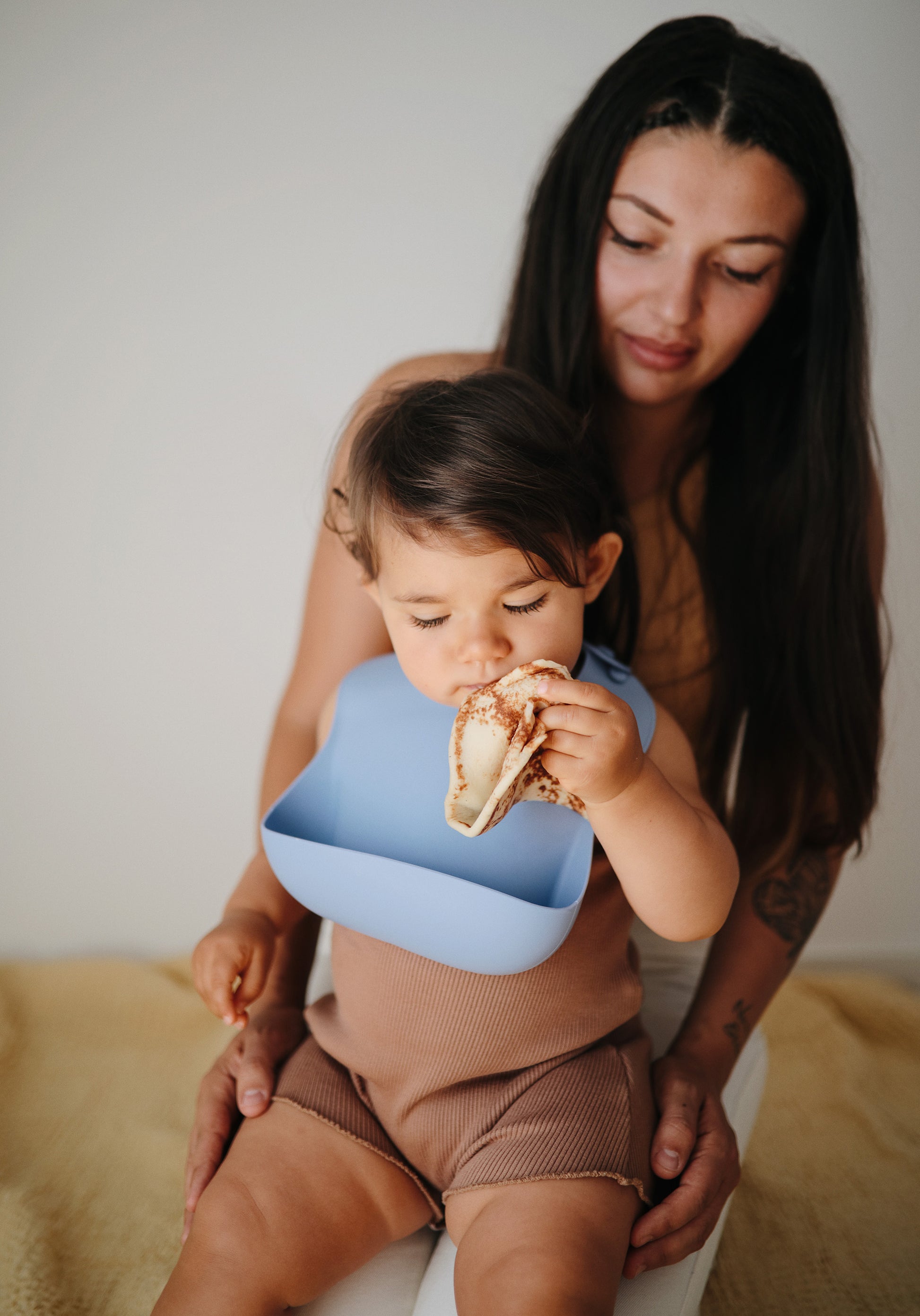 Newborn Infant Baby Mushie Blue Silicone Baby Bib. Jedbaby