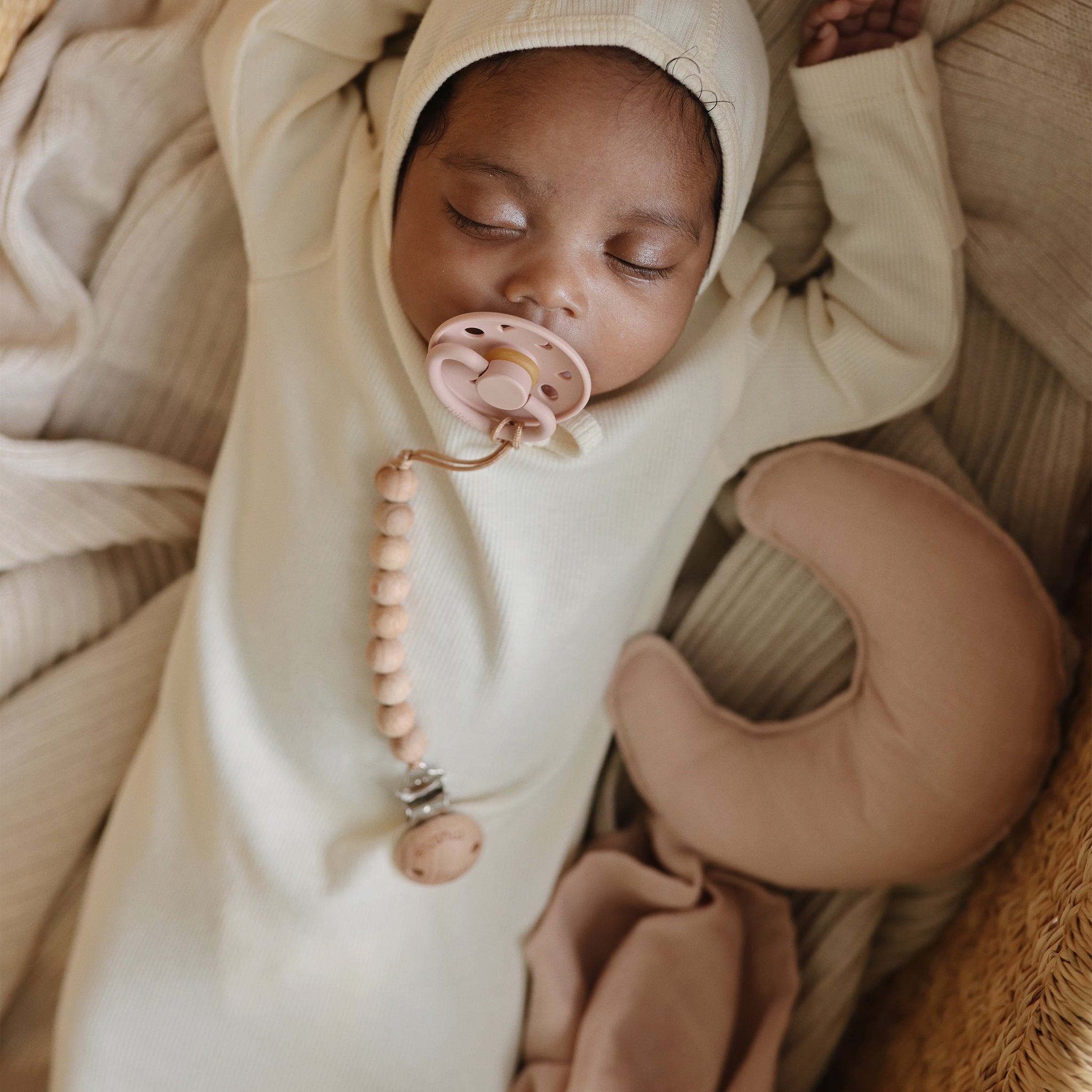 Newborn Infant Baby Mushie Blush Moon Lovey Blanket. Jedbaby